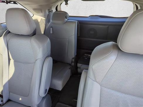 Certified 2021 Toyota Sienna Limited image 27