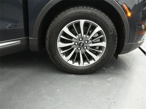 Certified 2023 Lincoln Nautilus Reserve image 30