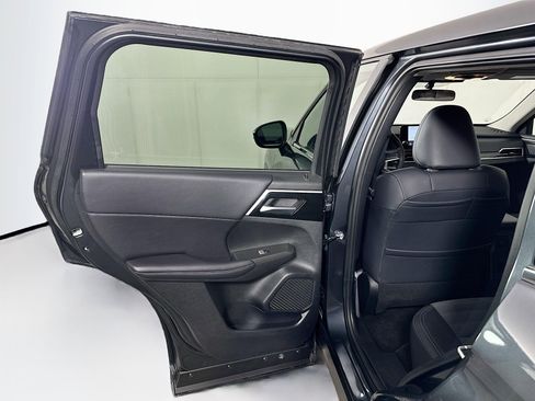 Used 2024 Mitsubishi Outlander SE image 26