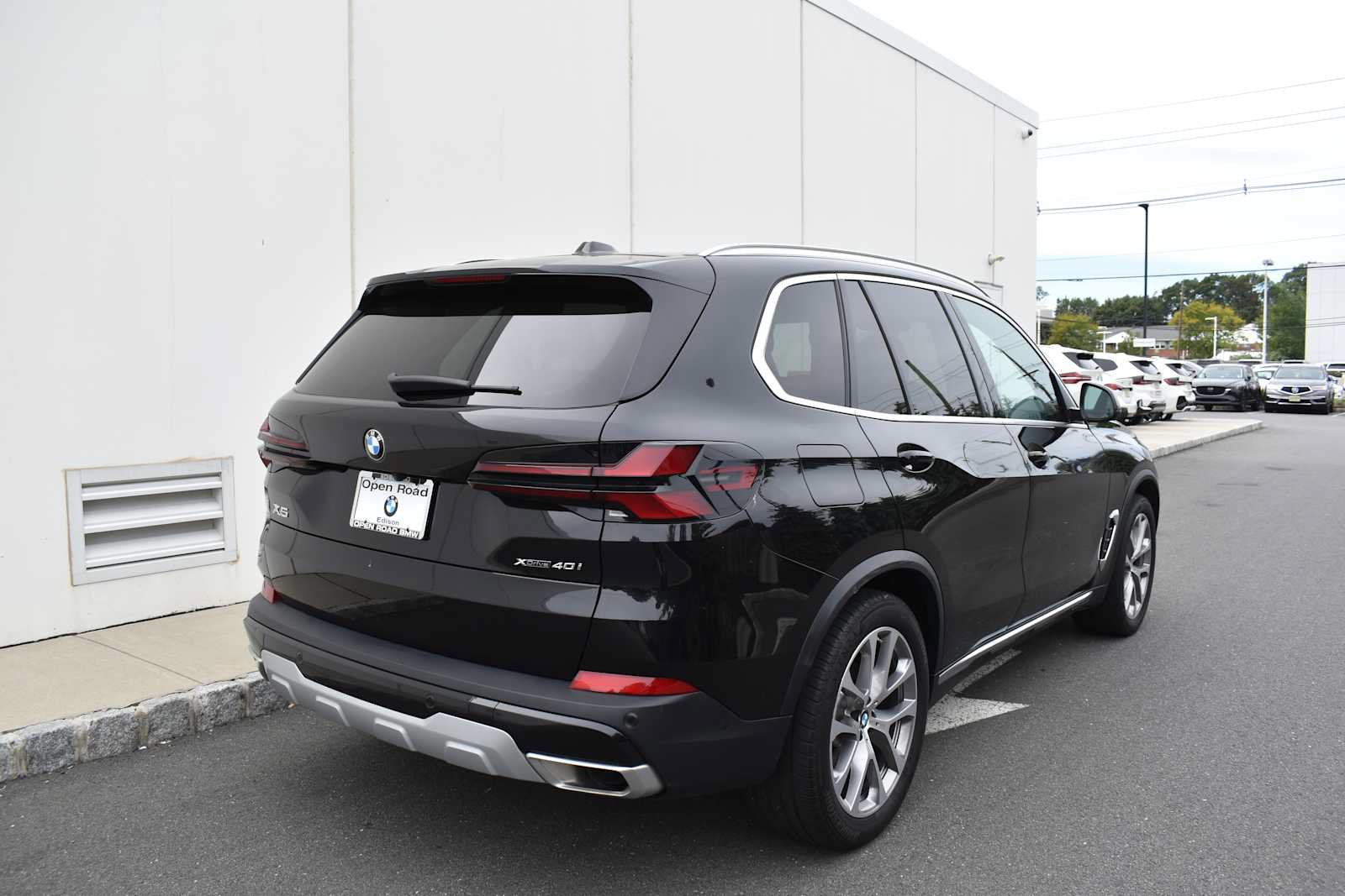 Used 2024 BMW X5 xDrive40i w/ Premium Package AWD/4WD image 5