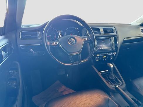 Used 2017 Volkswagen Jetta SEL image 23