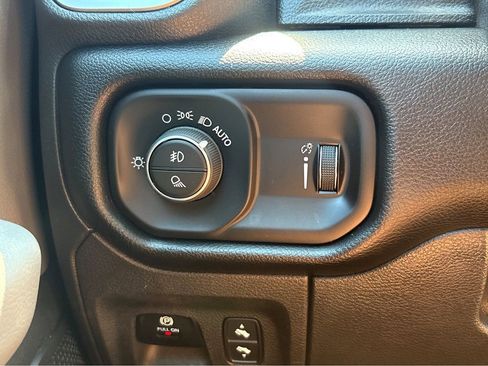 Used 2022 RAM 1500 Big Horn AWD/4WD image 15