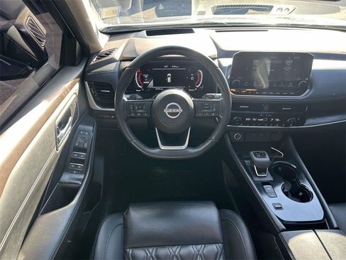 Used 2023 Nissan Rogue Platinum w/ Platinum Premium Package image 14