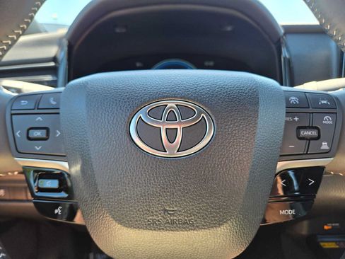 Used 2025 Toyota Camry SE FWD image 23