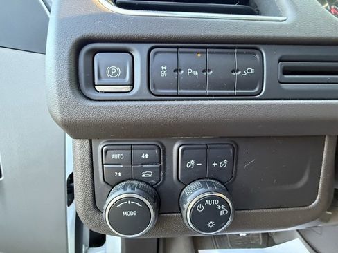 Used 2021 Chevrolet Tahoe LT image 22