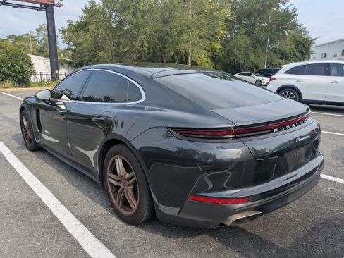 Used 2025 Porsche Panamera RWD image 5