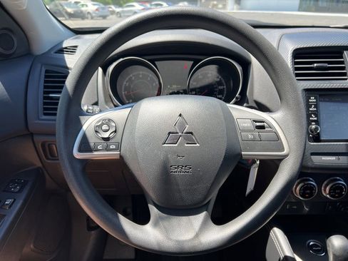 Used 2025 Mitsubishi Outlander Sport AWD image 9
