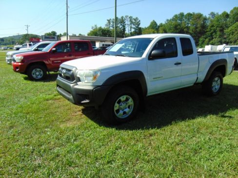 Used 2012 Toyota Tacoma 4x4 Access Cab V6 w/ Convenience Pkg image 20