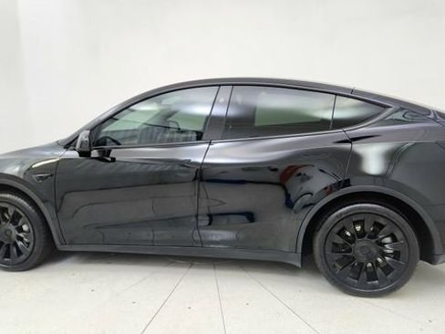 Used 2024 Tesla Model Y Long Range image 4