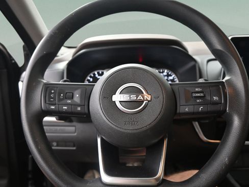 Used 2023 Nissan Rogue S AWD/4WD image 27