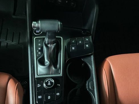 Used 2025 Kia Sportage SX AWD/4WD image 31