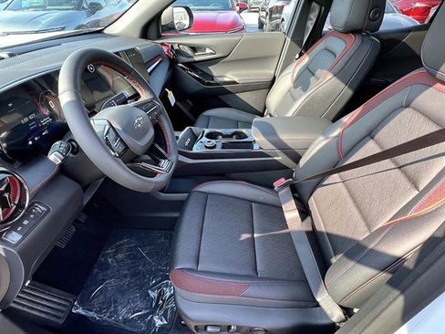 New 2026 Chevrolet Equinox RS w/ Convenience Package III AWD/4WD image 11