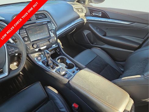 Used 2023 Nissan Maxima SR w/ Sport Mat Group image 12