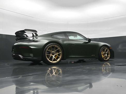 Certified 2026 Porsche 911 GT3 w/ Weissach Package RWD image 37