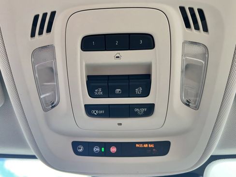 Used 2023 Buick Envision Avenir AWD/4WD image 30