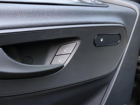New 2025 Mercedes-Benz Sprinter 2500 image 18