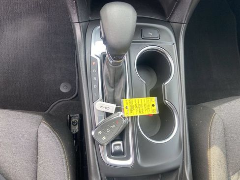 Used 2023 Chevrolet Equinox LT AWD/4WD image 16