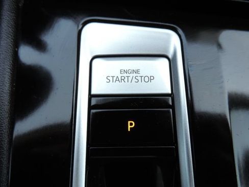 Used 2025 Volkswagen Atlas SE FWD image 28