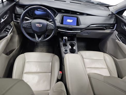 Used 2019 Cadillac XT4 Premium Luxury image 9