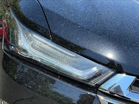 Used 2023 Chevrolet Traverse LS AWD/4WD image 23