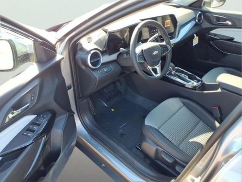 New 2026 Chevrolet Trax LT w/ Driver Confidence Package image 10