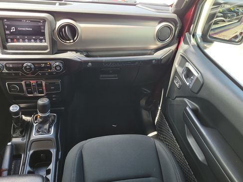Used 2021 Jeep Wrangler Unlimited Sport AWD/4WD image 15