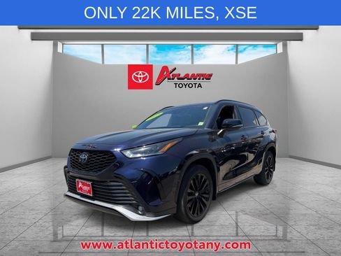 Used 2023 Toyota Highlander XSE AWD/4WD image 4