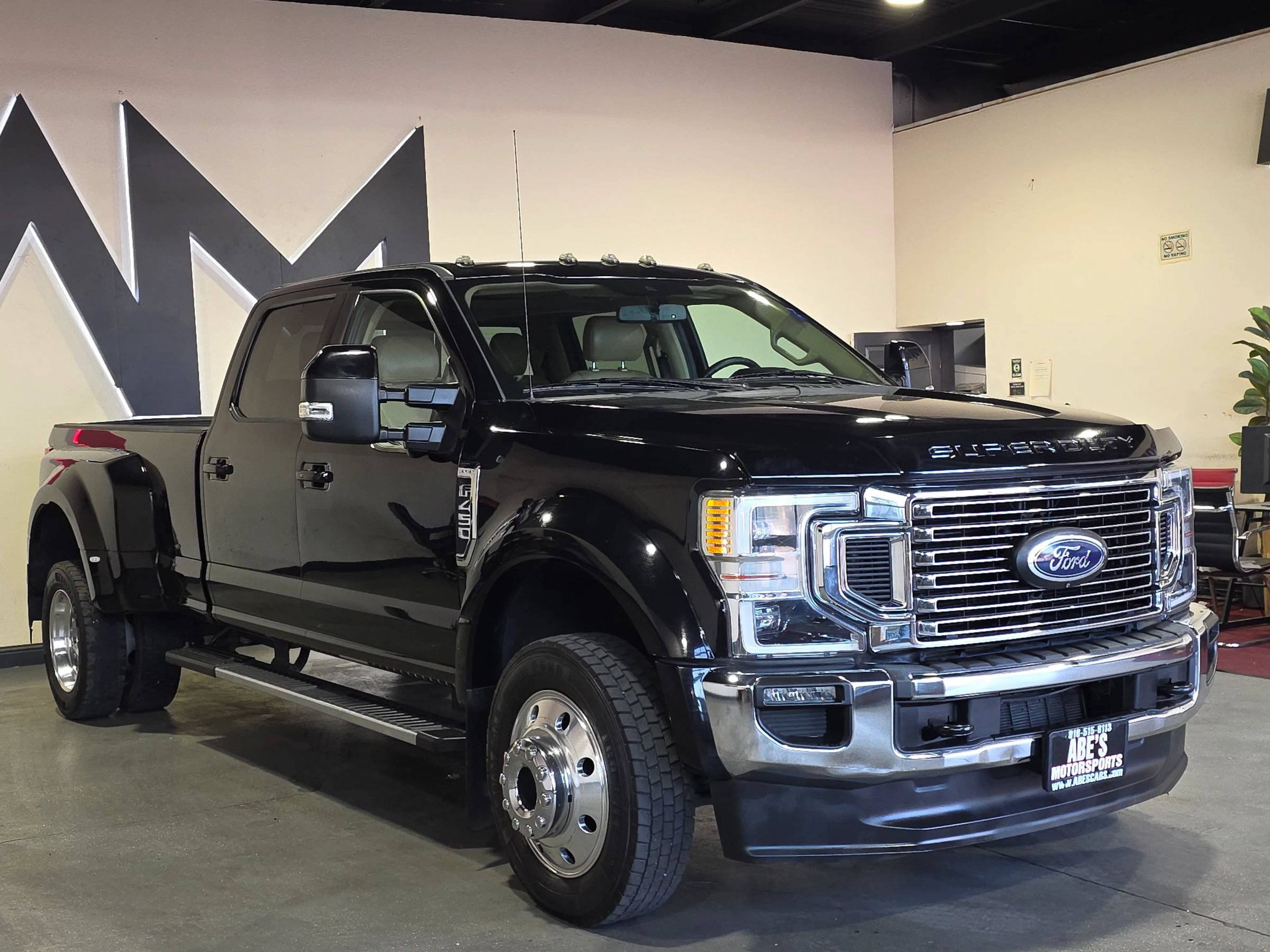 Used 2020 Ford F450 Lariat w/ Lariat Ultimate Package AWD/4WD image 3