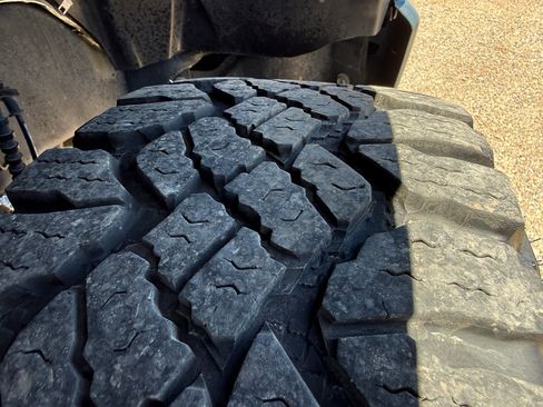 Used 2023 Ford F350 Platinum w/ Tremor Off-Road Package AWD/4WD image 10