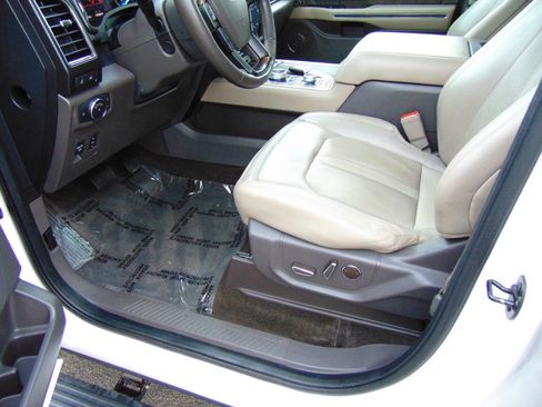 Used 2018 Ford Expedition Limited w/ Equipment Group 302A image 5