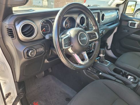 Used 2021 Jeep Wrangler Unlimited Sahara AWD/4WD image 11