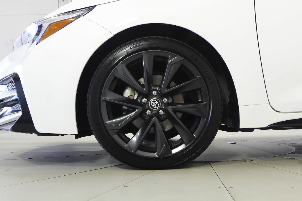 Used 2024 Toyota Corolla SE w/ SE Package FWD image 5