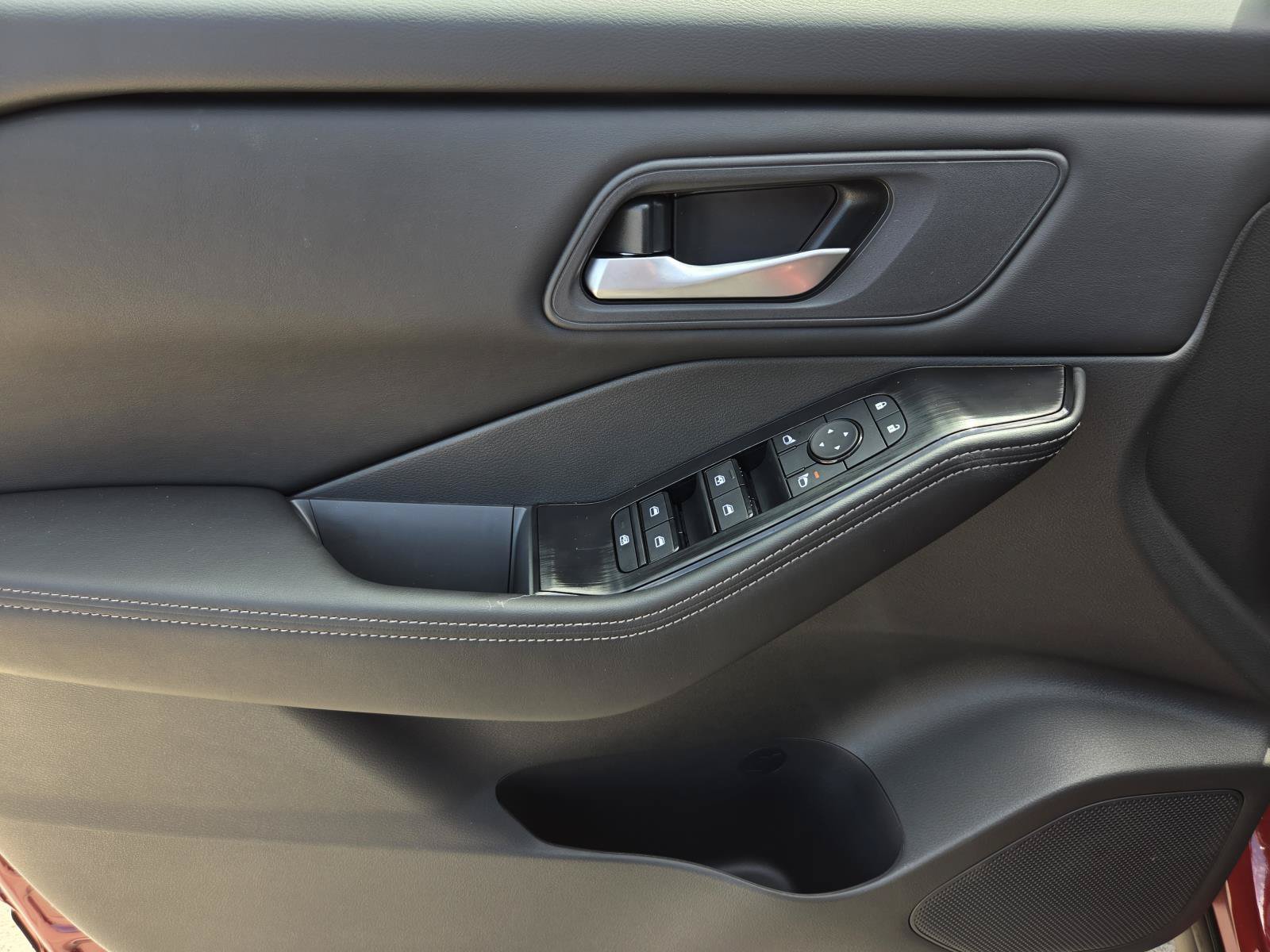 New 2026 Nissan Rogue SV FWD image 17