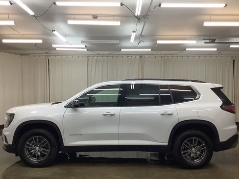 Used 2025 GMC Acadia Elevation FWD image 10