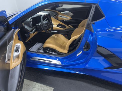 Used 2024 Chevrolet Corvette Stingray Premium Conv w/ Z51 Performance Package image 9