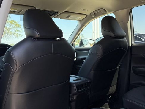 Used 2025 Toyota Grand Highlander AWD image 18
