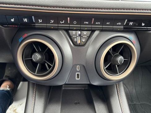 Used 2023 Chevrolet Blazer Premier image 24