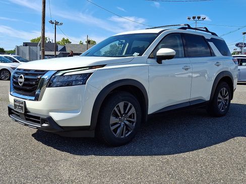 Certified 2023 Nissan Pathfinder SV AWD/4WD image 3
