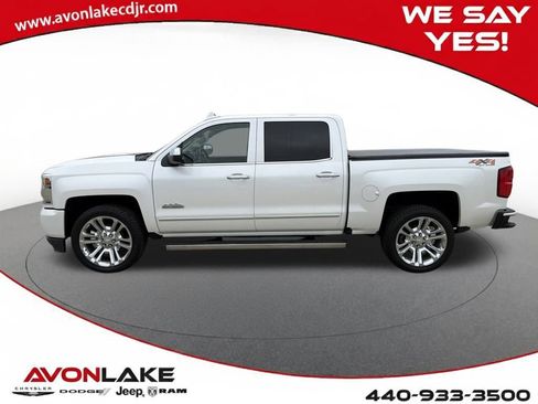 Used 2018 Chevrolet Silverado 1500 High Country image 2