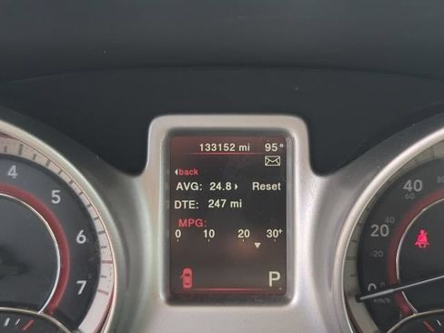 Used 2018 Dodge Journey SE w/ Connectivity Group FWD image 19