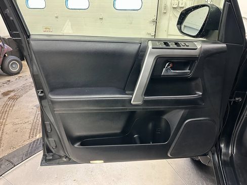 Used 2022 Toyota 4Runner SR5 image 17