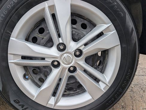 Certified 2025 Nissan Kicks Play S image 7