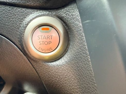Used 2019 Nissan Sentra SV FWD image 6