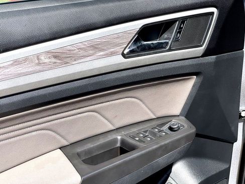 Certified 2022 Volkswagen Atlas Cross Sport SE FWD image 12