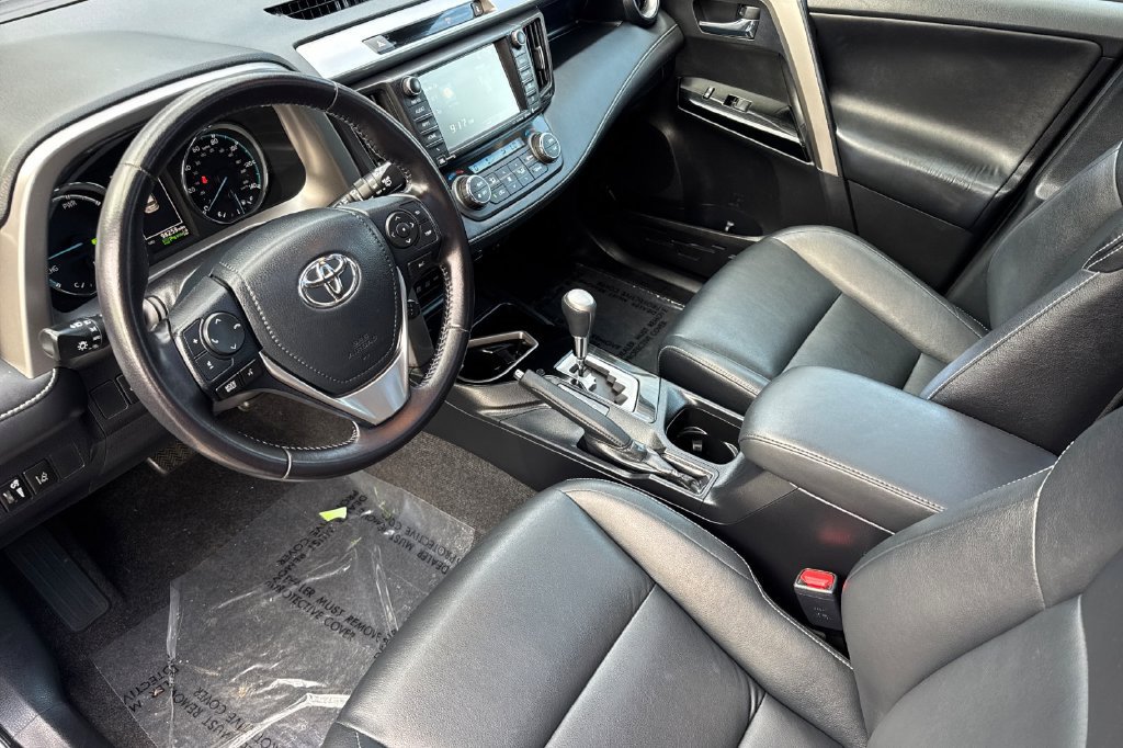 Used 2016 Toyota RAV4 Limited w/ Advanced Technology Package AWD/4WD image 9