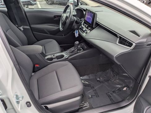 Used 2023 Toyota Corolla LE image 5