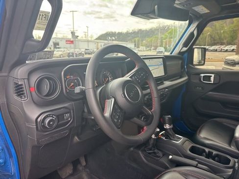 Used 2024 Jeep Wrangler Unlimited Rubicon AWD/4WD image 13