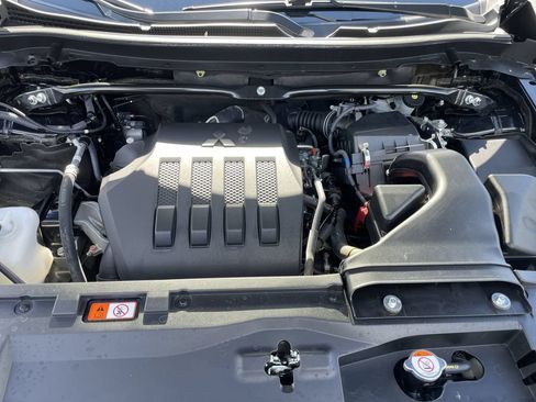 Used 2023 Mitsubishi Eclipse Cross AWD image 14