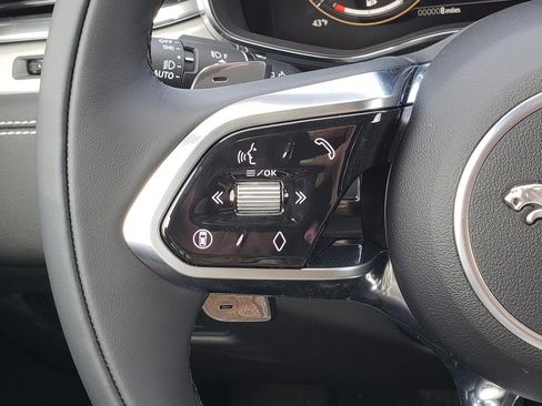 New 2026 Jaguar F-PACE R-Dynamic S image 7