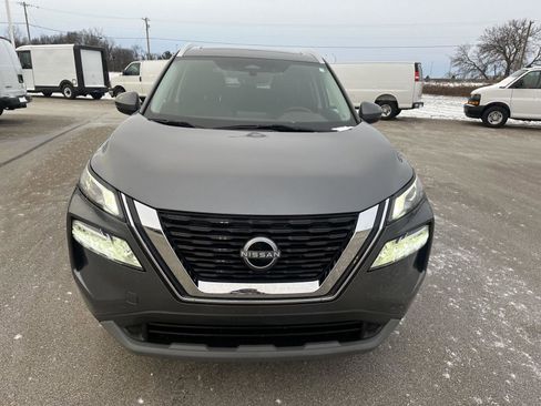 Used 2022 Nissan Rogue SV w/ SV Premium Package image 12